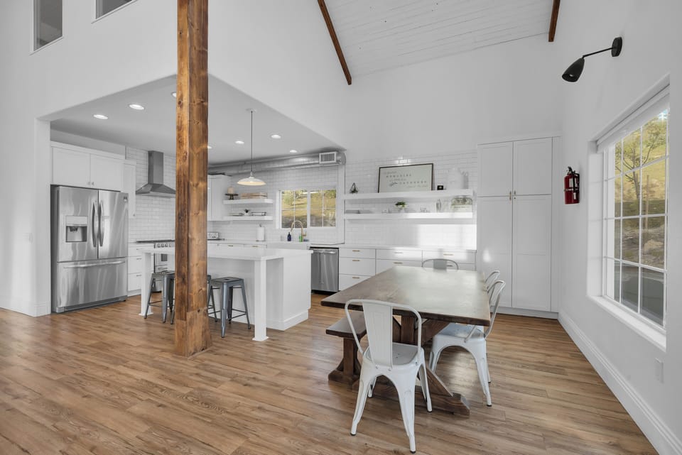 Kitchen and kitchen table.