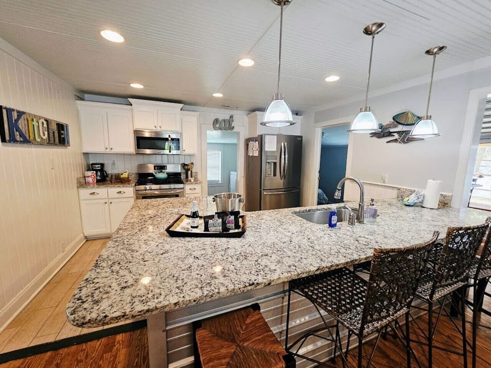 Full Size Kitchen