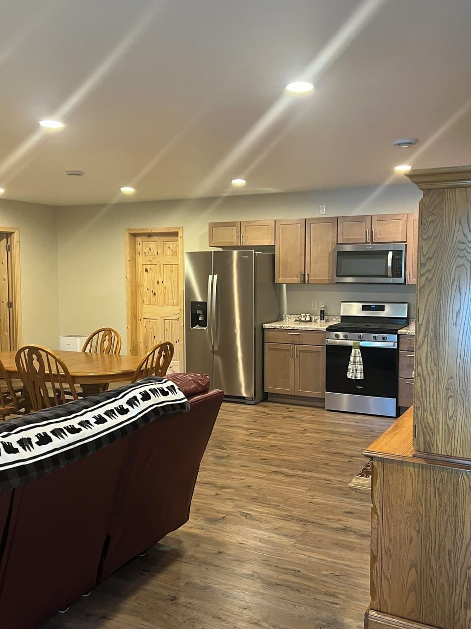 Full kitchen, lower level.  show dining table with seating for 6