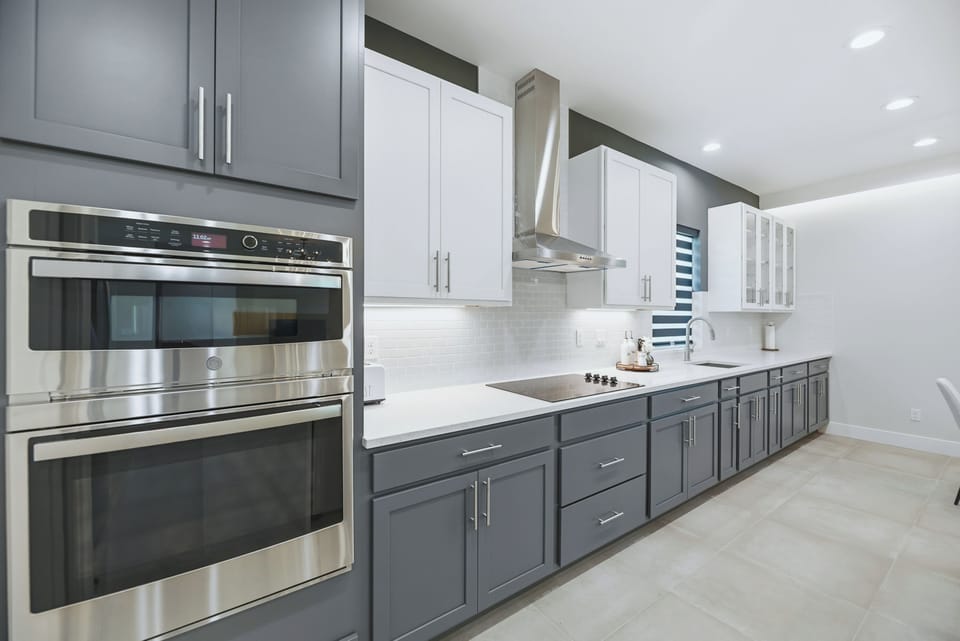 Kitchen with 2 sinks