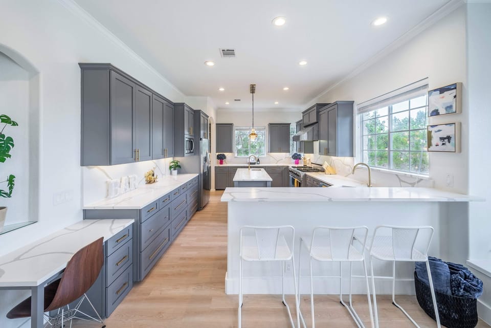 Because vacations taste better when the kitchen’s this good. Whip up your favorite meals, gather around the table, and let the laughter spill over like wine.