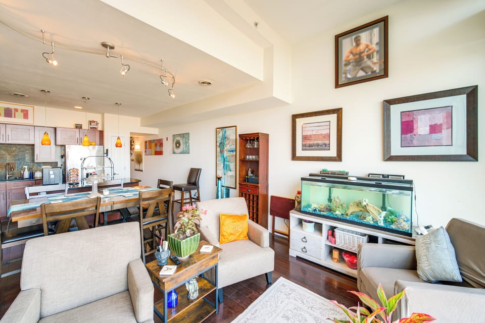 Living Area | Smart TV | Gas Fireplace | Board Games | Main Floor