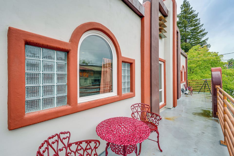 Private Balcony | Single-Story Condo