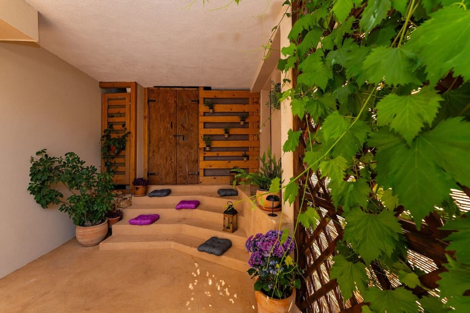 Entrance / Reception