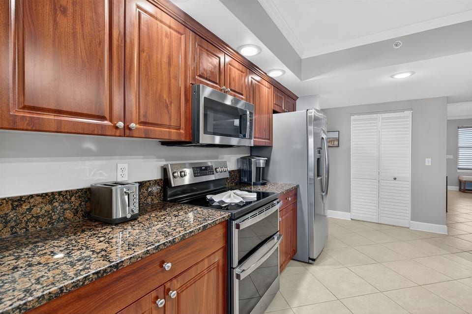 Meal prep is a breeze in this beautiful kitchen