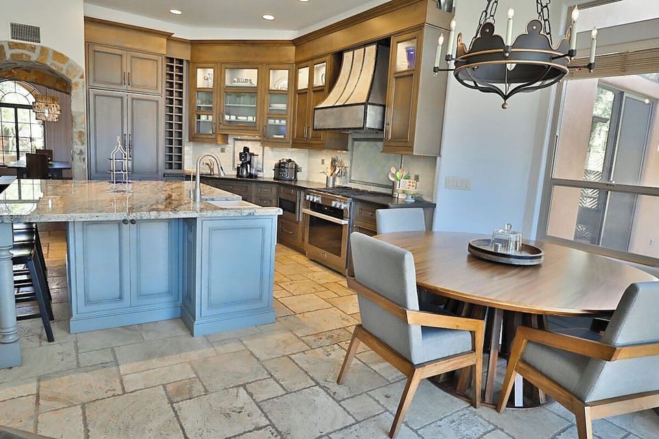 Dining close to kitchen