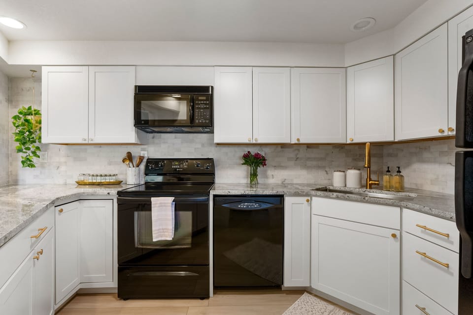 All the comforts of home with a mircowave, oven, and dishwasher.
