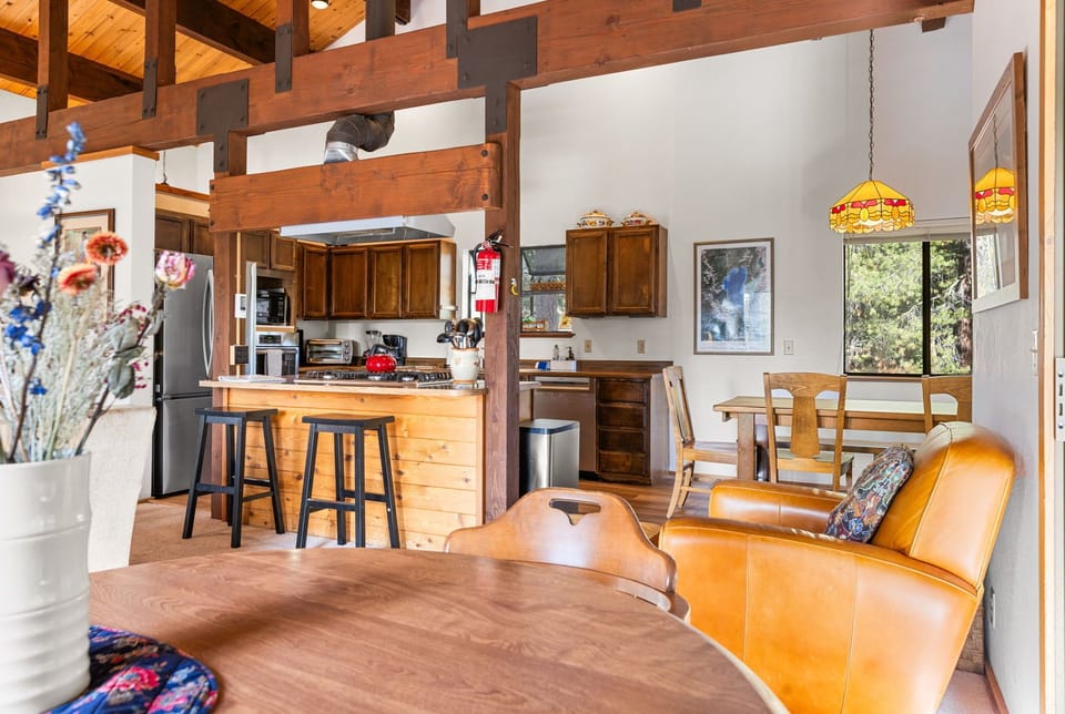 Breakfast Table and Kitchen
