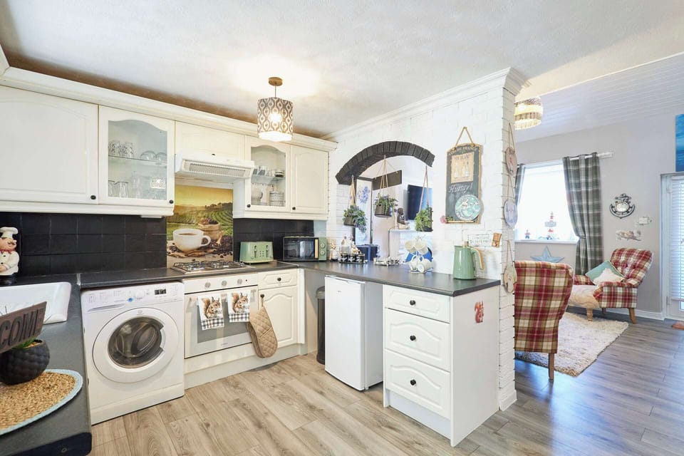 The Cheeky Squirrel, New Brighton - Host & Stay