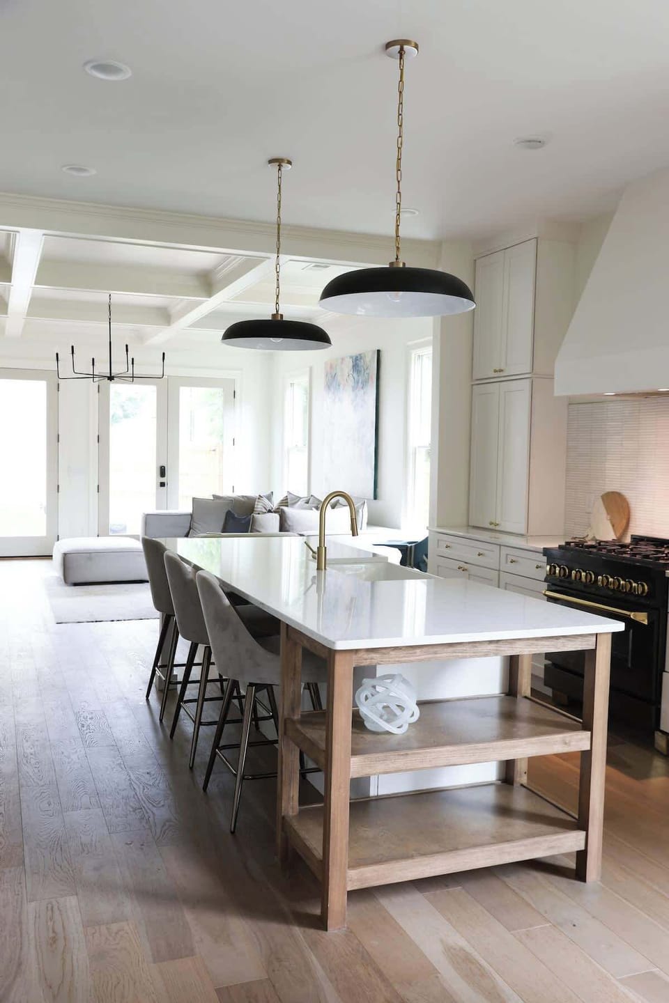  Bright and airy space with chic bar seating, perfect for culinary adventures!