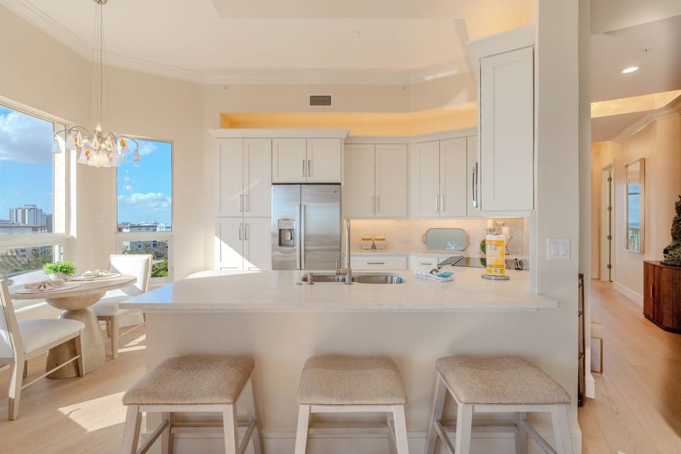 Breakfast bar and seating available.