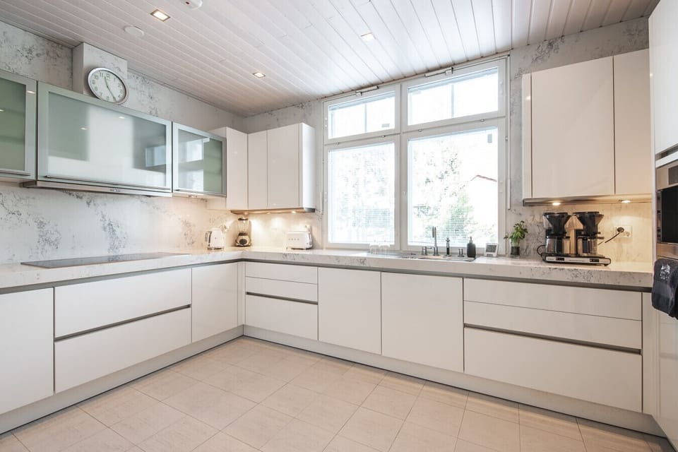 Our fully equipped kitchen features high-end appliances and plenty of space to prepare gourmet meals for your entire party.