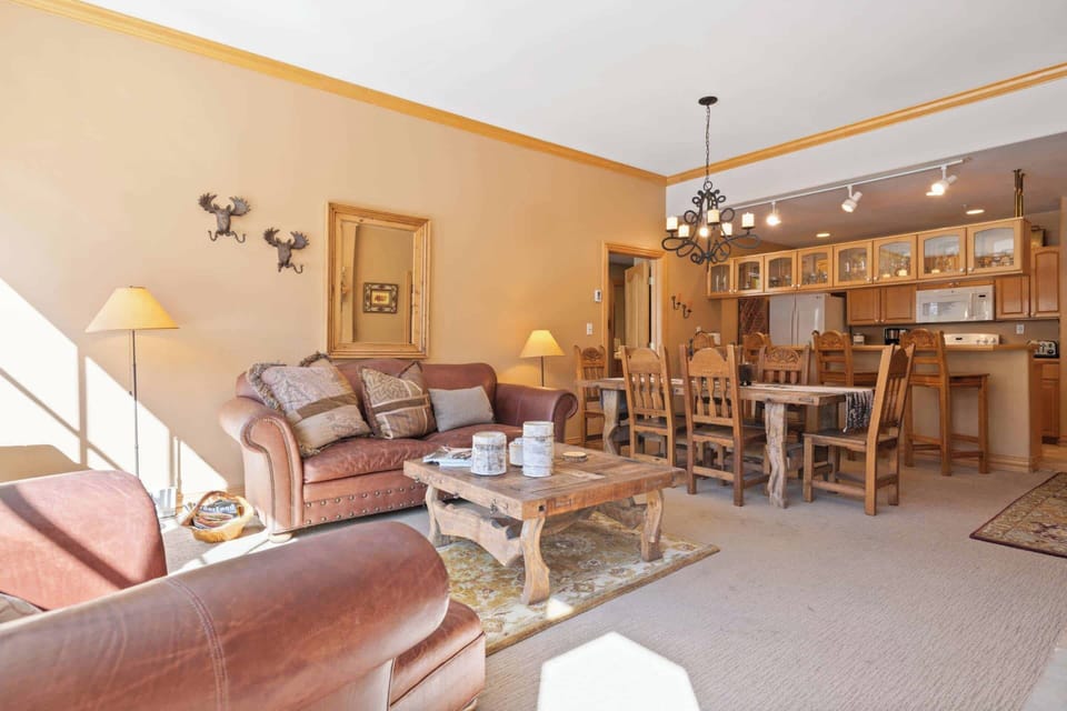 oxfordcourt-206-4236_54881881651_o