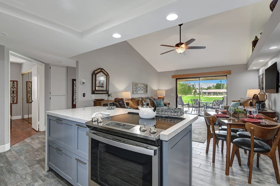 KITCHEN REVERSE