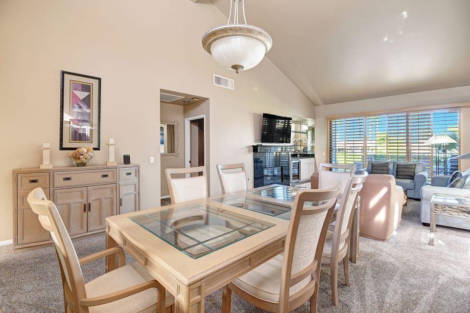 DINING SPACE.jpg mls