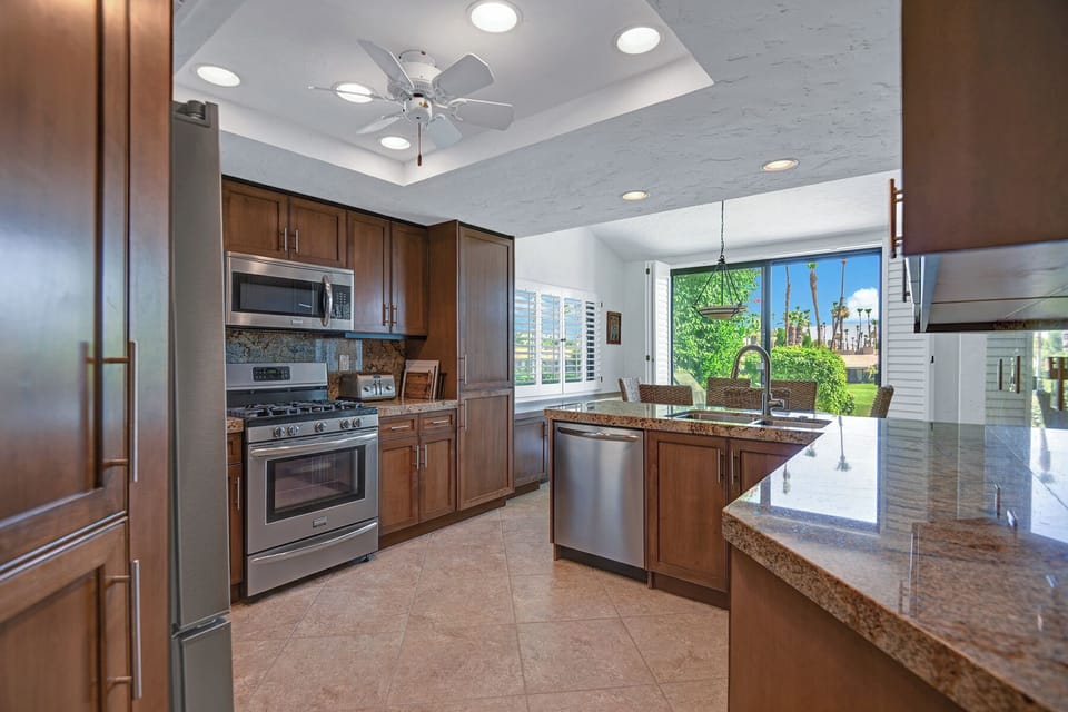 KITCHEN REVERSE