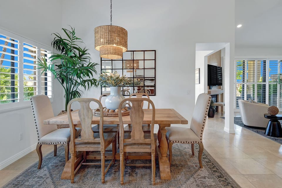 DINING SPACE.jpg mls