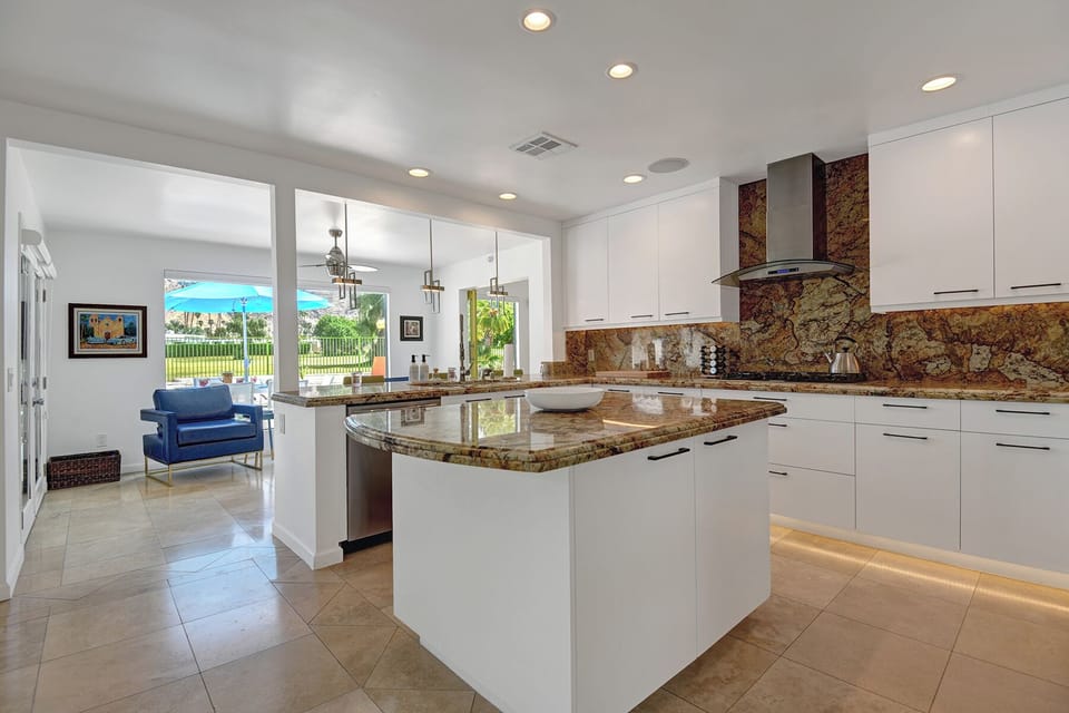 KITCHEN REVERSE
