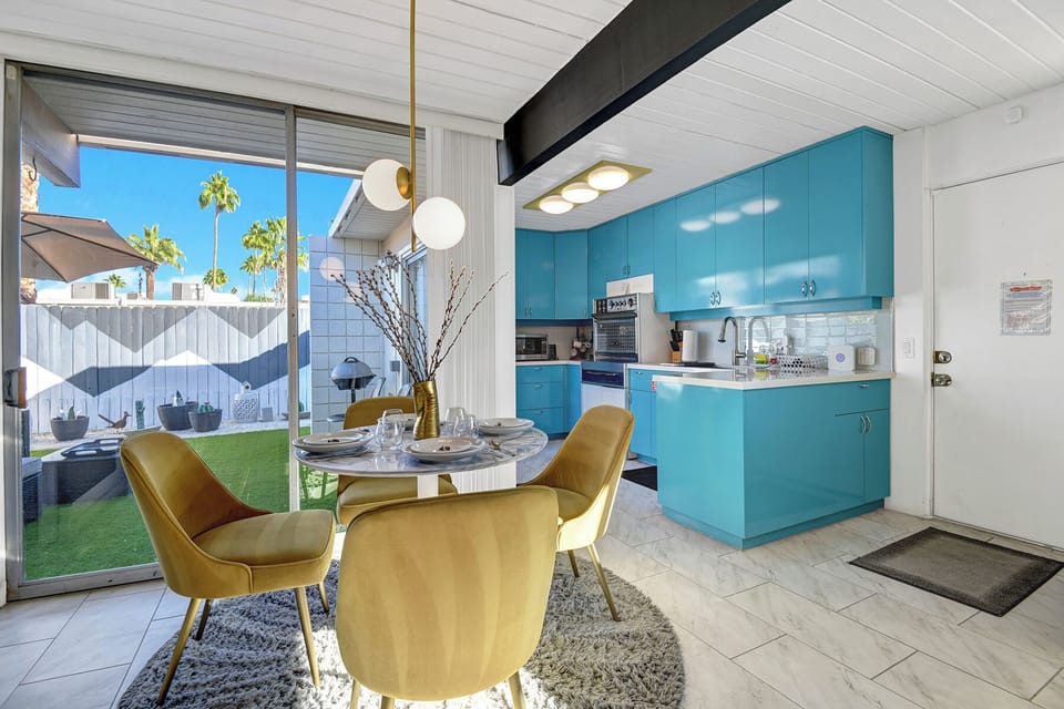 Ocotillo Art Bungalow - Meredith Lodging