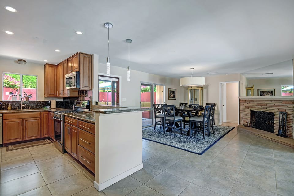 DINING SPACE CONTINIED