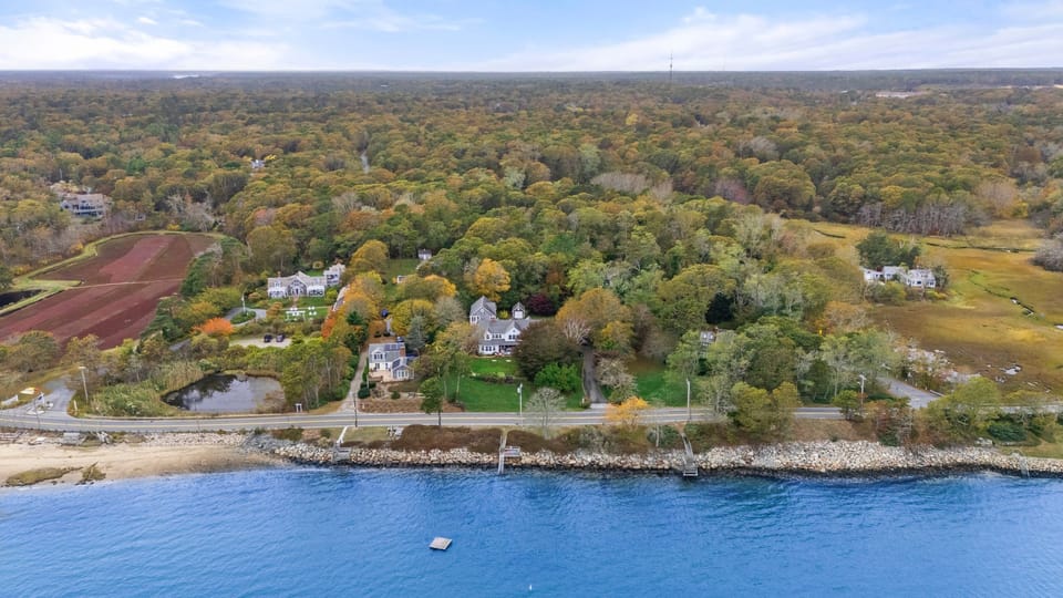 Luxurious 7BR Home by Pleasant Bay, Under 1 Mile to Wequassett Resort.