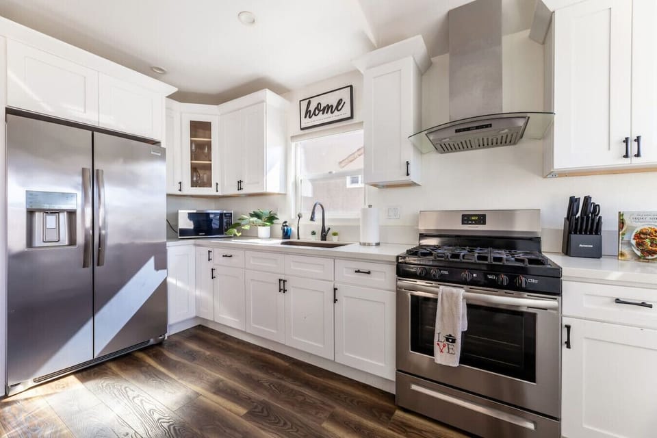 Stainless steel kitchen with range