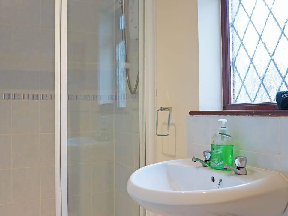 Shower room | Heron&rsquo;s Rest, Tenby