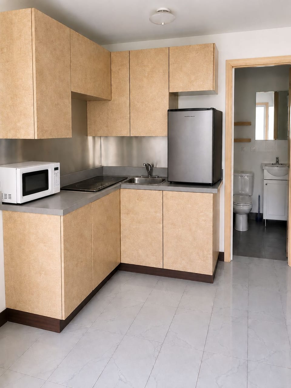 Entire Studio Suite Private Ensuite kitchen & bathroom, 5min to Aberdeen Apartment in Richmond