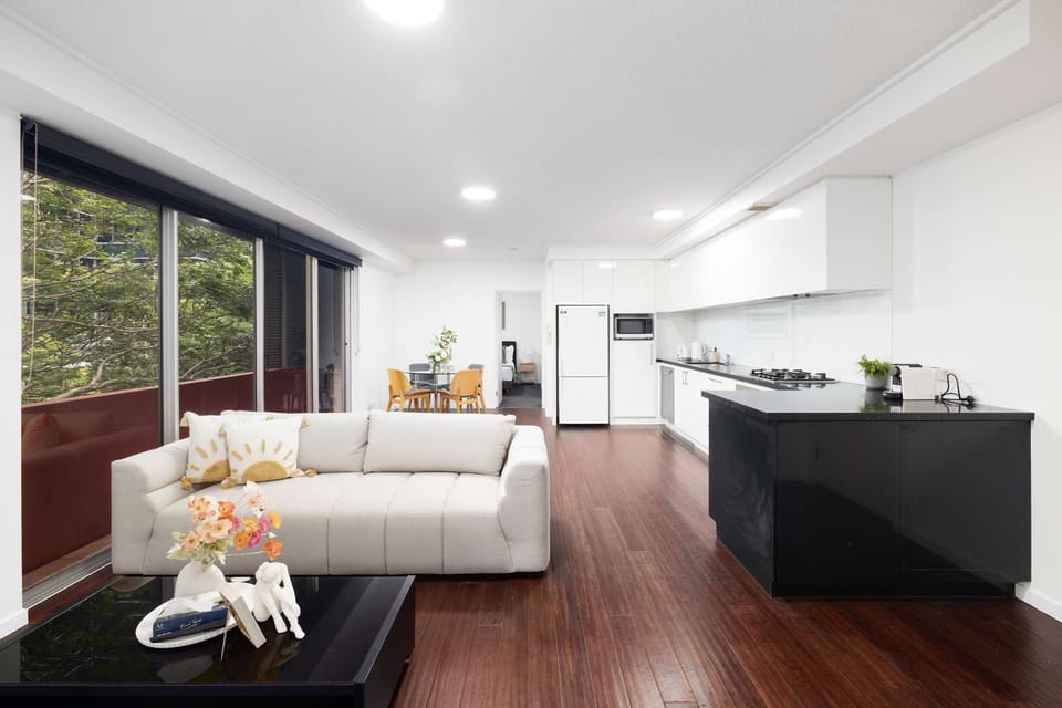 Living & Kitchen area