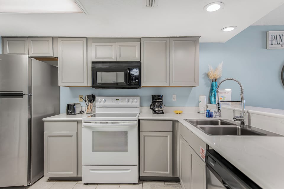 Fully Stocked Kitchen