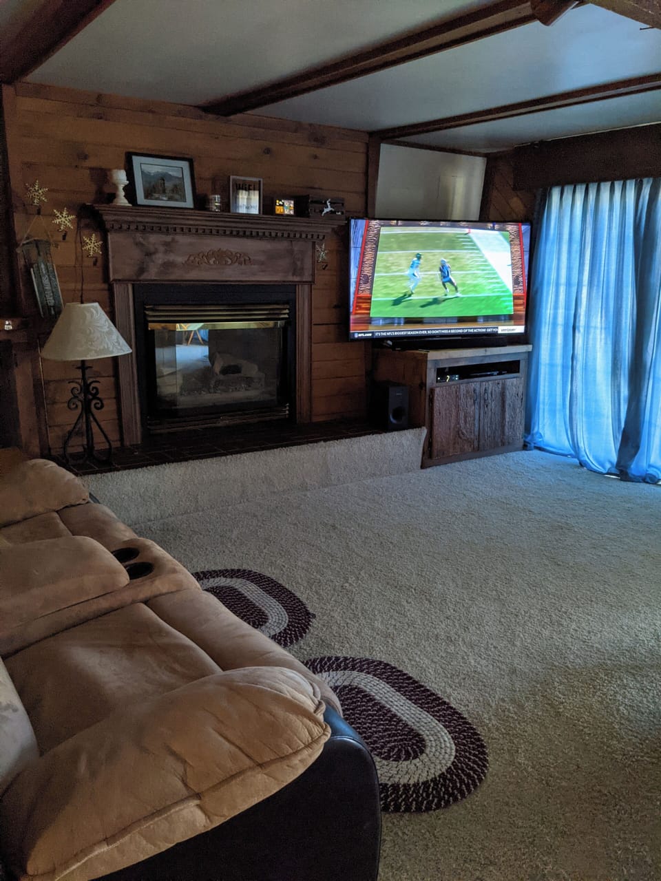 65" HD Curve Smart TV w/ Soundbar. Spectrum Cable & Wi-Fi 