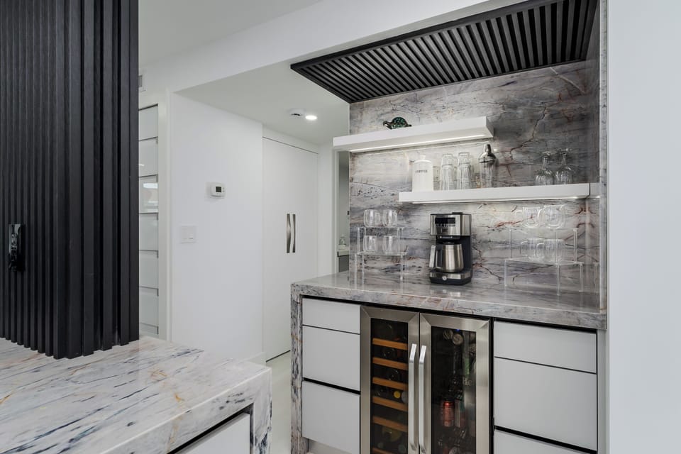 Wine and Beer Fridge - Beverage Bar NookSpacious Kitched With Smooth Cooking Flow