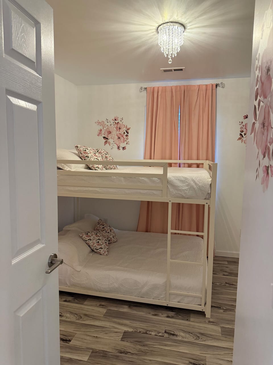 Bedroom 2 - Full bunk bed