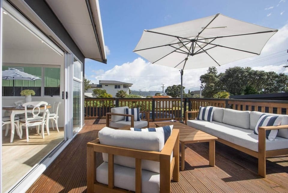Outdoor Seating with Shade on Demand