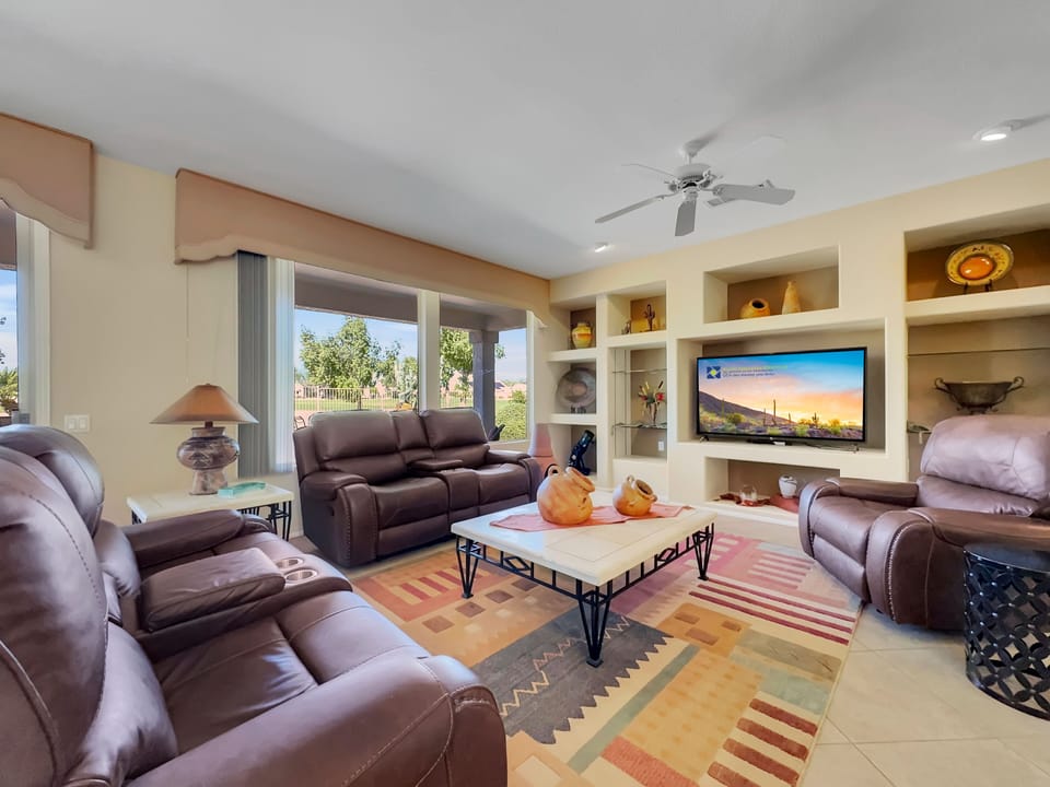 I'm parked right here! Log in to your favorite apps to pick up where you left off!