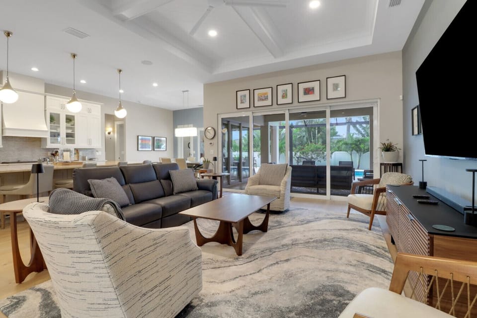 Comfortable seating with reclining couch
