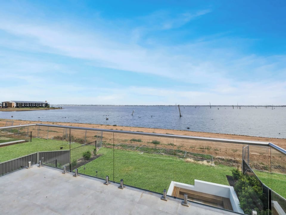 Rear yard - direct lake frontage