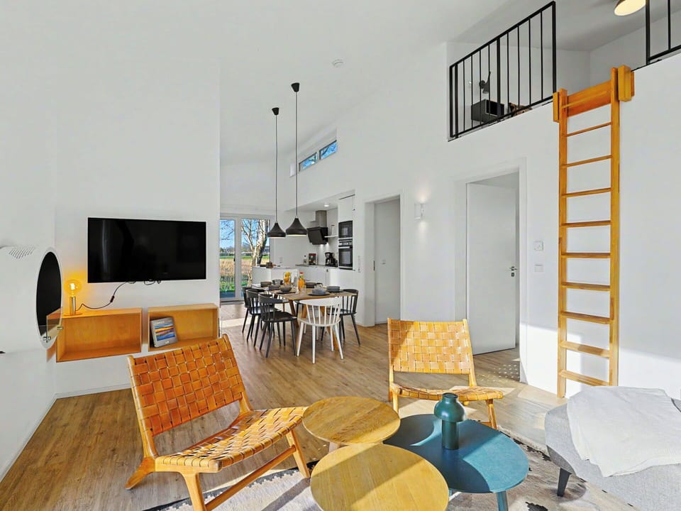 Flooring, Wood, Furniture, Interior Design, Floor, Ceiling, Wood Flooring, Chair, Home, Living Room