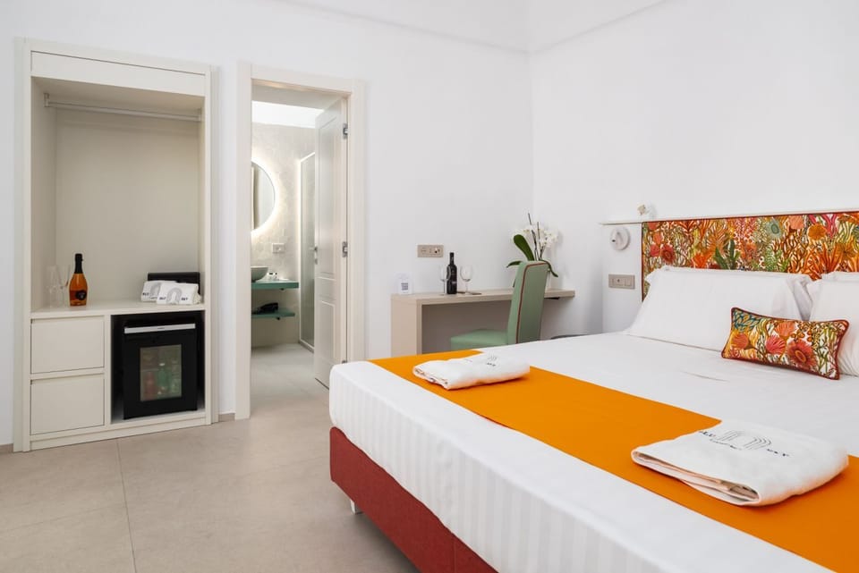 Blue Sky Luxury Palace – Superior Orange Room | Elegant Ground-Floor Room Bed and Breakfast in Piano di Sorrento
