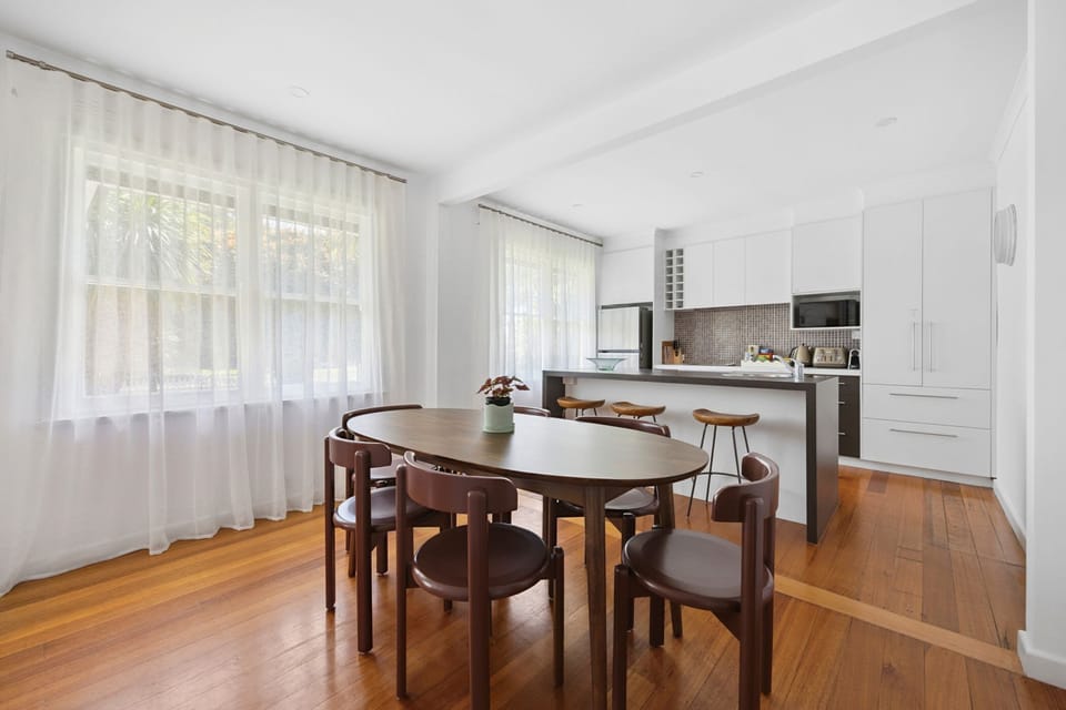 Kitchen & Dining