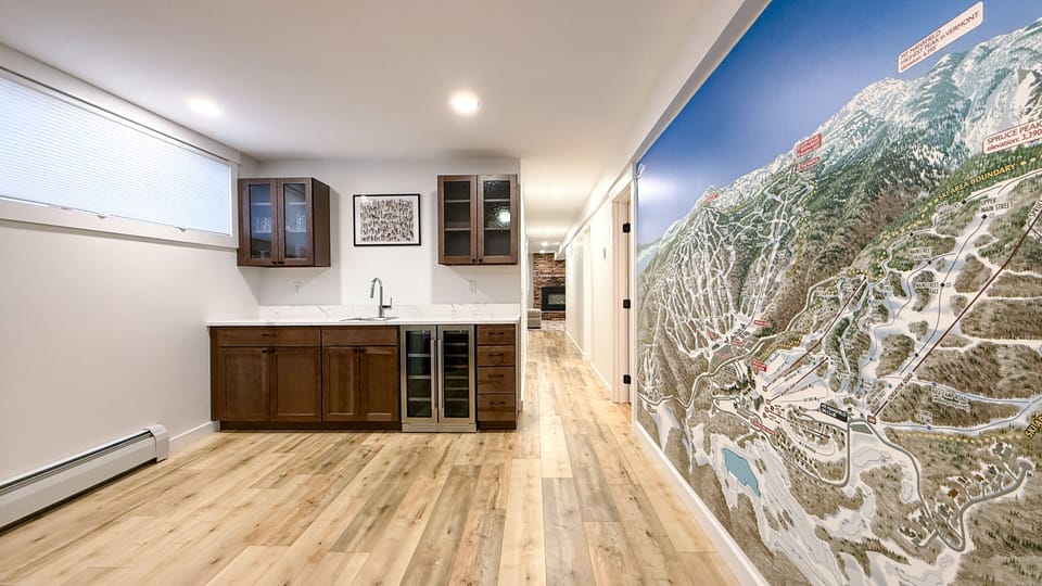 Wet bar 