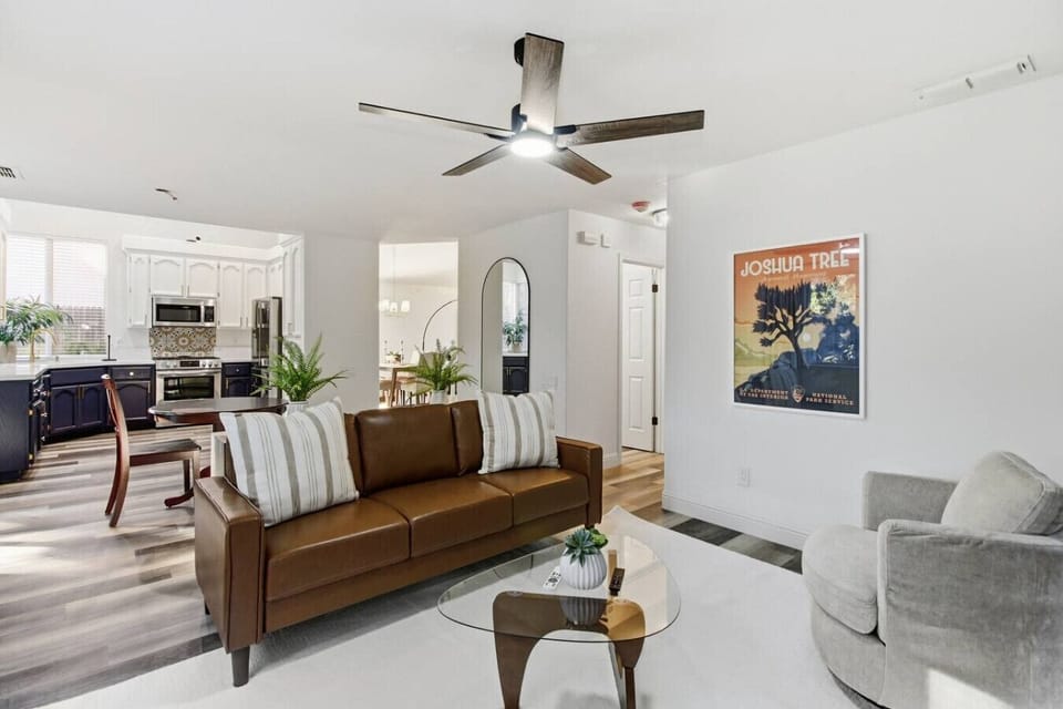 Bright, high-end living room perfect for relaxation and entertaining.