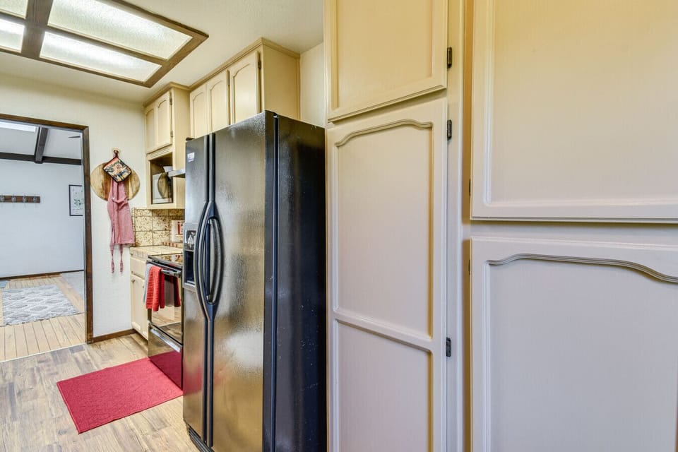 Fully equipped kitchen with vintage charm | Perfect for home cooked meals