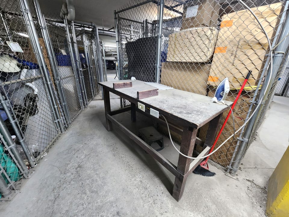Ski tuning station in the underground garage