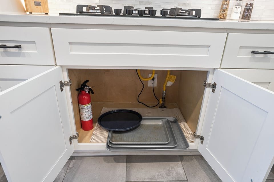 Baking sheets & a Pizza pan. 