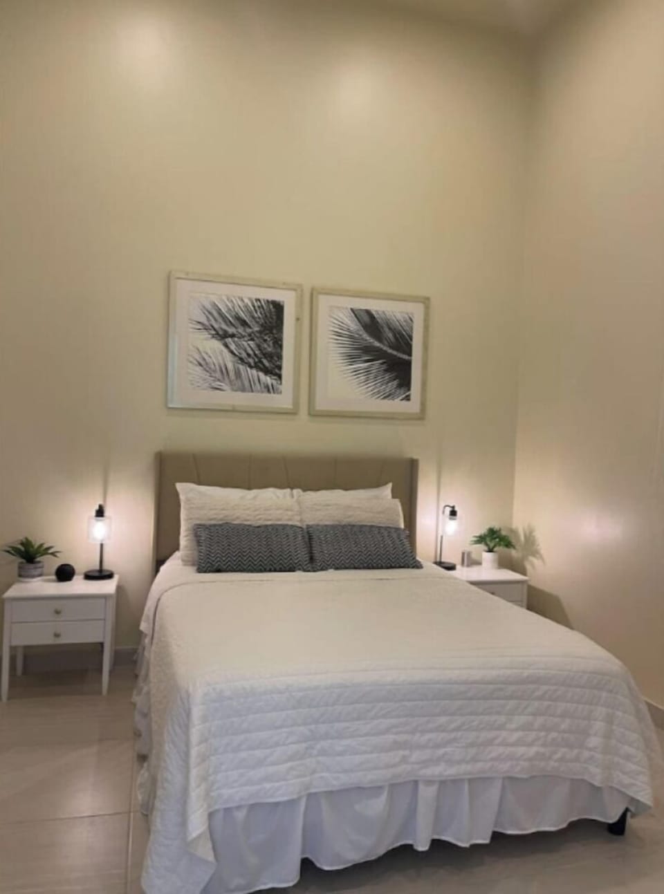 Bedroom 2 - Queen Bed