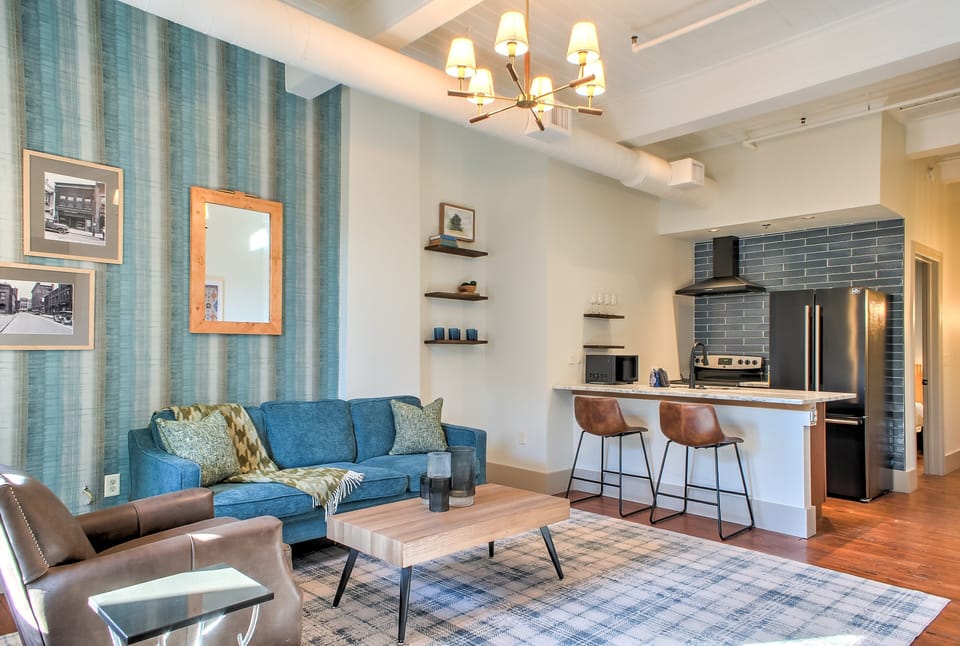 Open Living Room / Kitchen