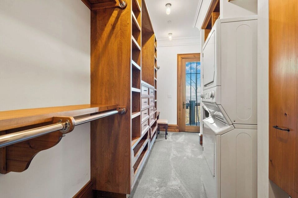 Primary Bedroom Washer/Dryer