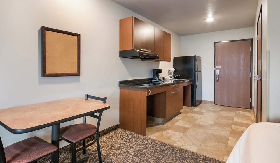 Gather for quick bites at the handy in-room dining table.
