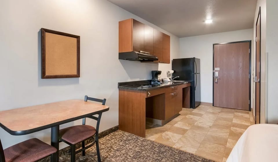 Kitchenette with dining area